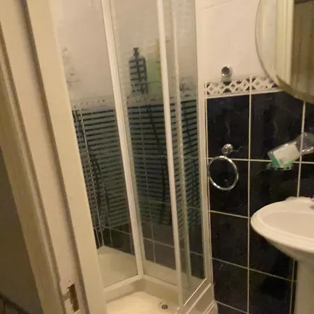 Airport To Sleep, Kitchen Only 7 Days Reservation, Mix Pensionat Dublin