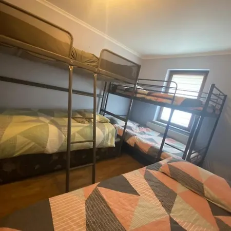 Airport To Sleep, Kitchen Only 7 Days Reservation, Mix Gæstehus Dublin