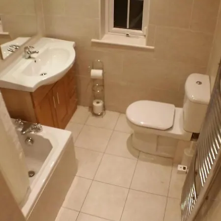Maison d'hôtes Airport To Sleep, Kitchen Only 7 Days Reservation, Mix Dublin
